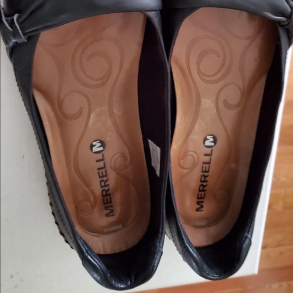 Merrell size 8.5 Flats - Picture 4 of 5